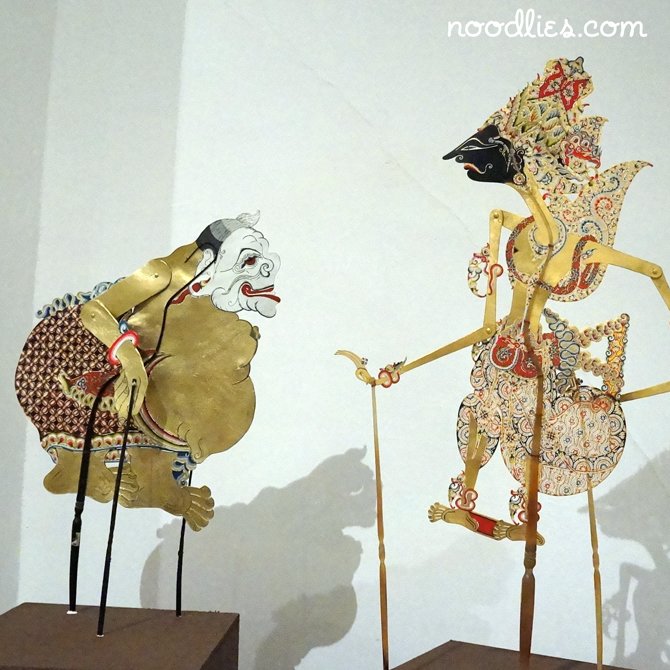 Ann Dunham Indonesian batiks - puppets