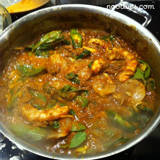 thai prawn curry