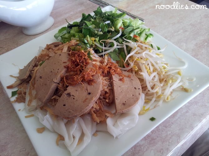 vegetarian vietnamese banh uot