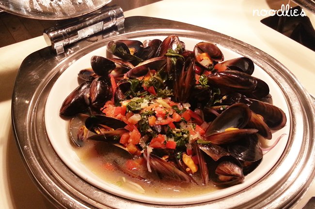 steamed mussels in ginger sauce