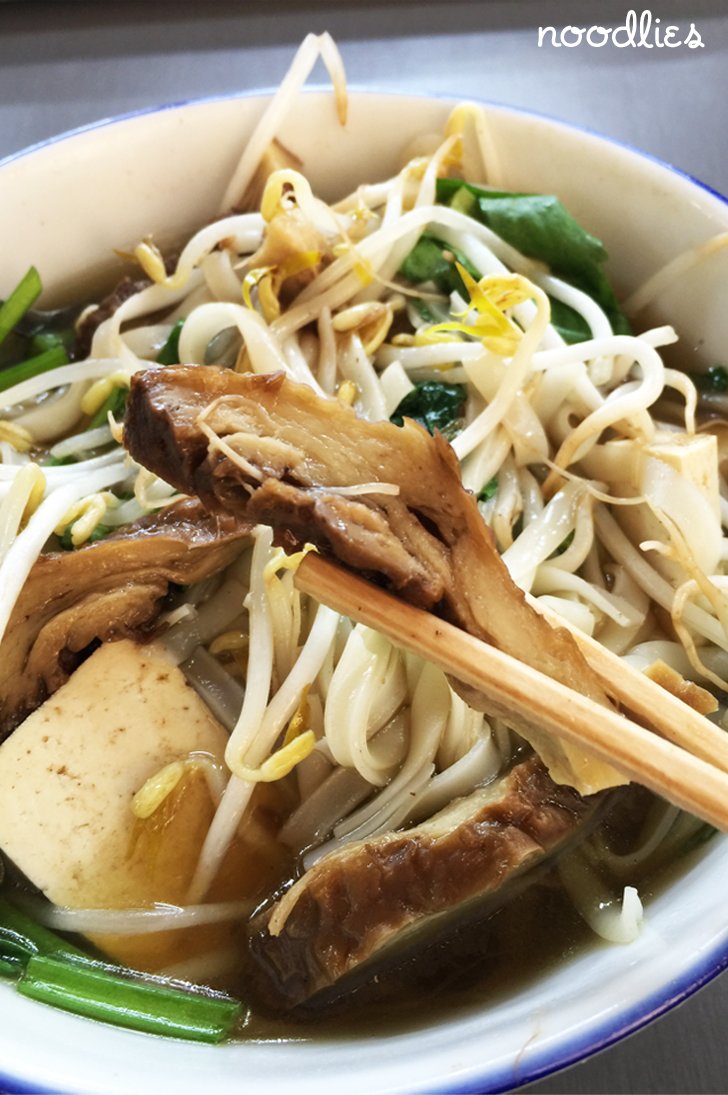 Blossoming Lotus duck noodles-3